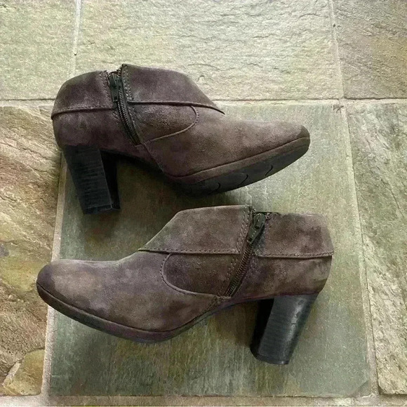Clarks Women’s Kalea Aleita Ankle Boots Size 8.0 Brown Upper Suede - Picture 2 of 15